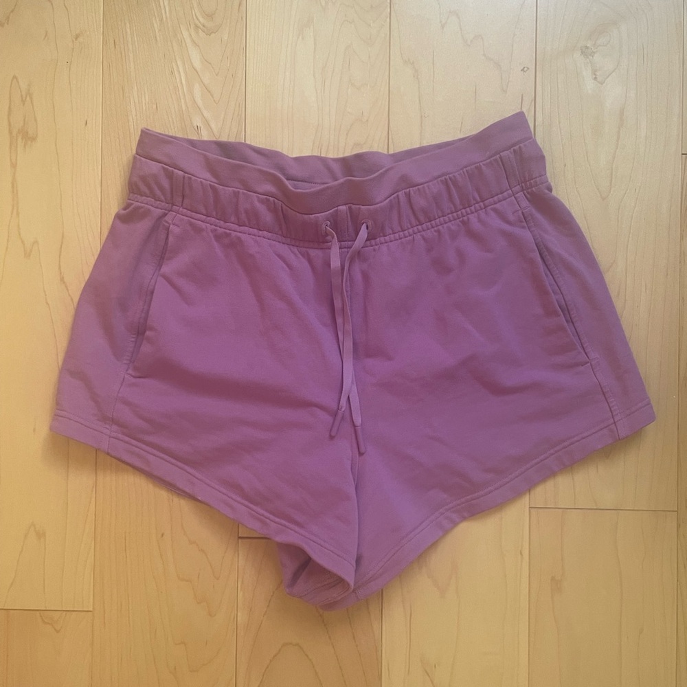 lululemon inner glow high rise short 3”